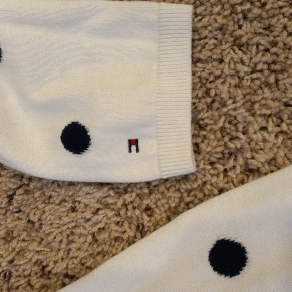 Tommy Hilfiger Shirt, size large, Polka Dot Top, Long Sleeve - Picture 2 of 5